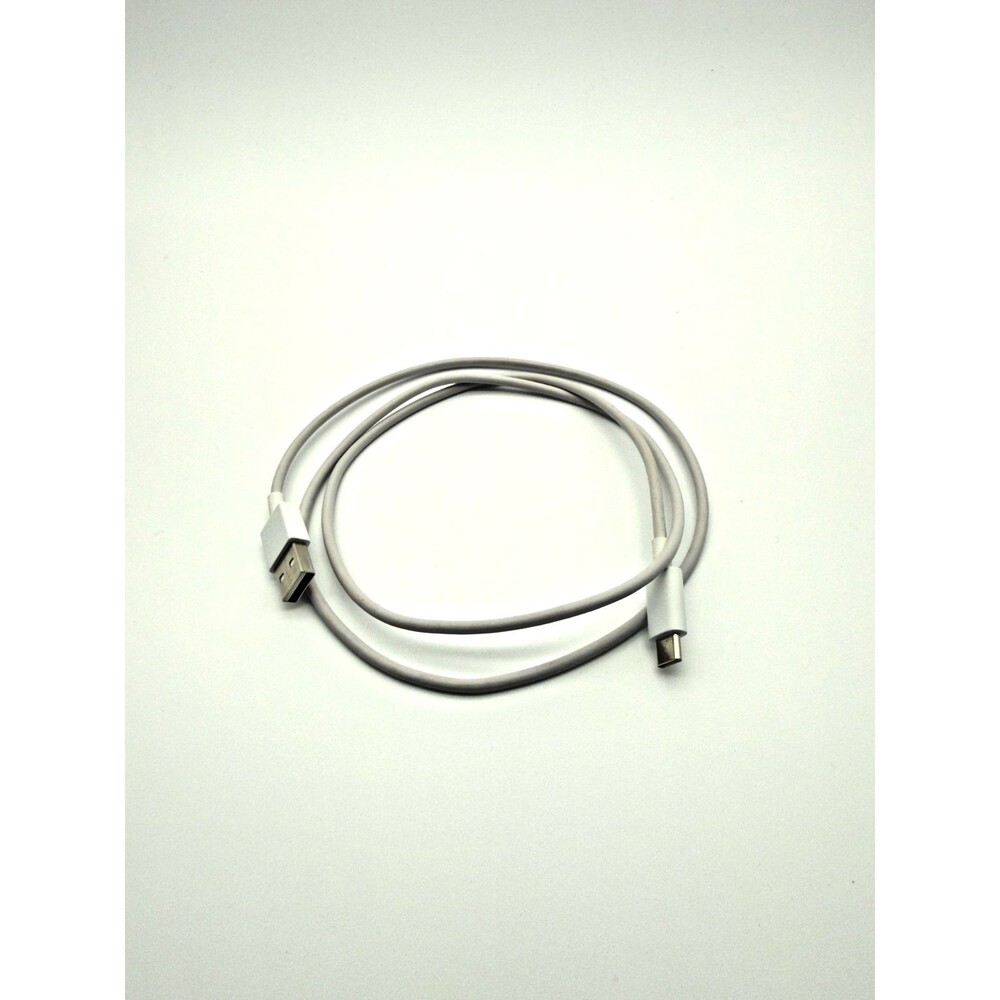 USB-A to USB-C Charging Cable – White – Data Sync & Fast Charging – Used